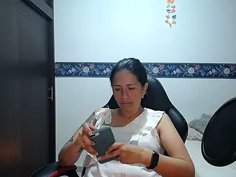 Snapshot of sharoon_cheerry chatting on 10, 9, 2025 sharoon cheerry online show from 10, 9, 2025