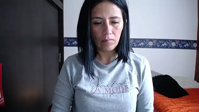 Snapshot of sharoon_cheerry chatting on 10, 10, 2025 sharoon cheerry online show from 10, 10, 2025