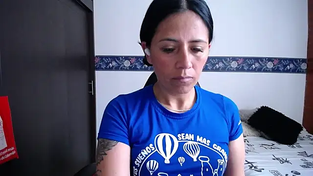 Snapshot of sharoon_cheerry chatting on 18, 10, 2025 sharoon cheerry online show from 18, 10, 2025