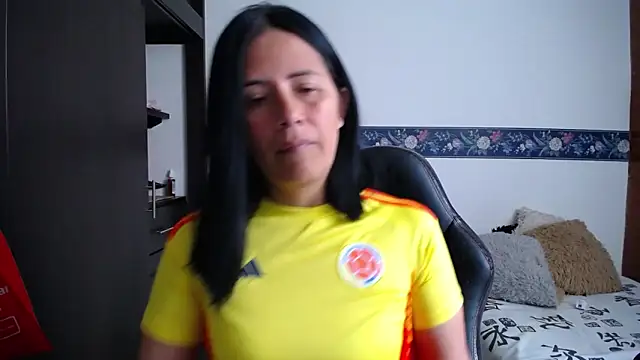 Snapshot of sharoon_cheerry chatting on 18, 11, 2025 sharoon cheerry online show from 18, 11, 2025