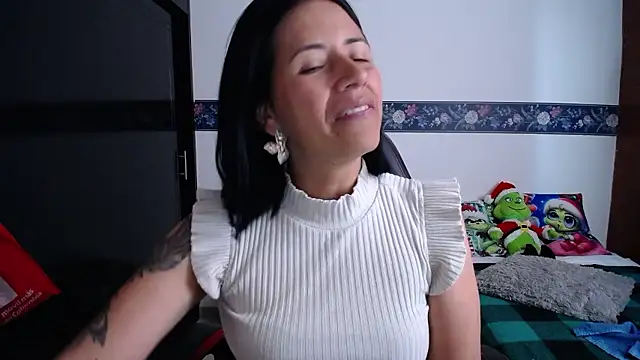 Snapshot of sharoon_cheerry chatting on 10, 1, 2026 sharoon cheerry online show from 10, 1, 2026