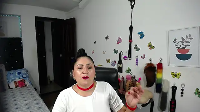 Snapshot of mature_bigboobs10 chatting on 28, 11, 2025 mature bigboobs10 online show from 28, 11, 2025