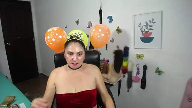 Snapshot of mature_bigboobs10 chatting on 5, 12, 2025 mature bigboobs10 online show from 5, 12, 2025