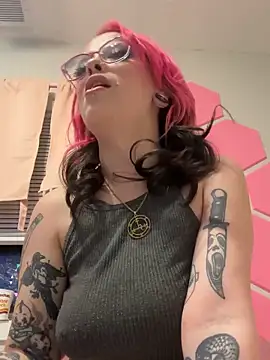 Snapshot of MissRomero chatting on 10, 1, 2025 MissRomero online show from 10, 1, 2025