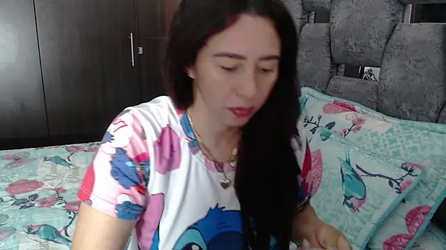 Snapshot of sara_hott_1 chatting on 1, 7, 2026 sara hott 1 online show from 1, 7, 2026