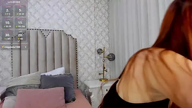 Pia Johnson  online show from 30, 12, 2024