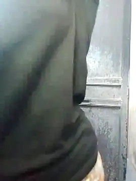 Snapshot of Honeybun25 chatting on 4, 3, 2026 Honeybun25 online show from 4, 3, 2026