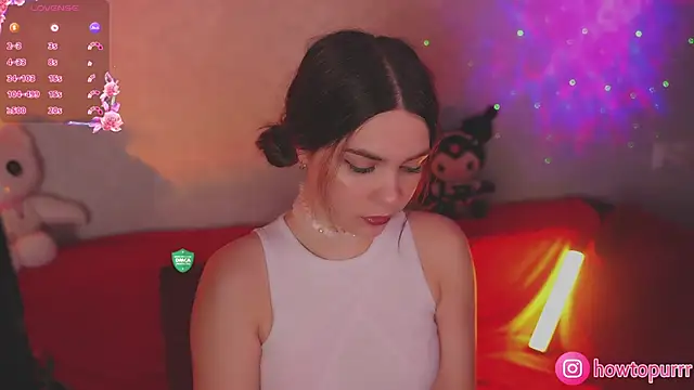 Snapshot of How2Meow chatting on 11, 10, 2025 How2Meow online show from 11, 10, 2025