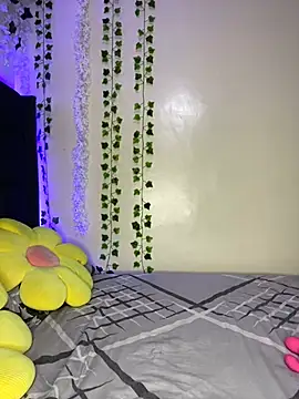 Snapshot of DazedGlade chatting on 3, 1, 2025 DazedGlade online show from 3, 1, 2025