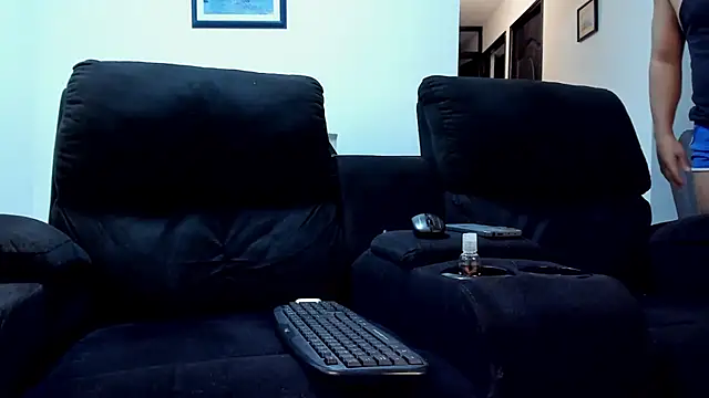 Snapshot of dylanstrong_ chatting on 12, 9, 2025 dylanstrong online show from 12, 9, 2025