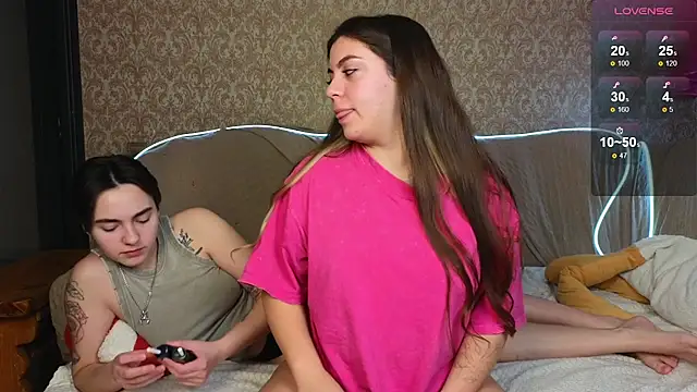 twobabesweet online show from 30, 1, 2025