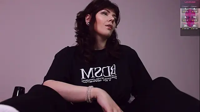 Luna Blake online show from 19, 11, 2025