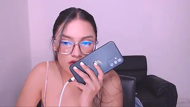 Snapshot of 1eve_rox chatting on 2, 2, 2025 1eve rox online show from 2, 2, 2025