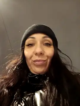 Snapshot of LeticiaWoods chatting on 21, 12, 2024 LeticiaWoods online show from 21, 12, 2024