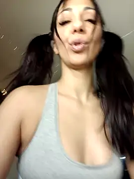 Snapshot of LeticiaWoods chatting on 27, 12, 2024 LeticiaWoods online show from 27, 12, 2024