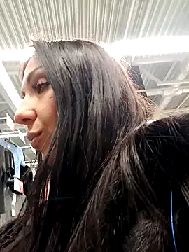 Snapshot of LeticiaWoods chatting on 4, 1, 2025 LeticiaWoods online show from 4, 1, 2025