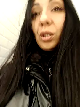 Snapshot of LeticiaWoods chatting on 6, 1, 2025 LeticiaWoods online show from 6, 1, 2025