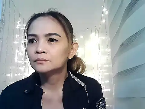 Snapshot of Kisses-13 chatting on 12, 12, 2024 Kisses-13 online show from 12, 12, 2024