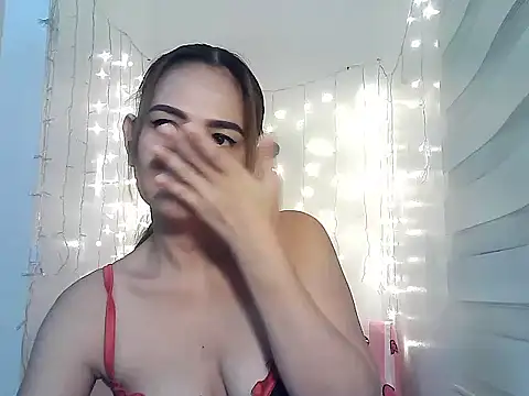 Snapshot of Kisses-13 chatting on 17, 12, 2024 Kisses-13 online show from 17, 12, 2024