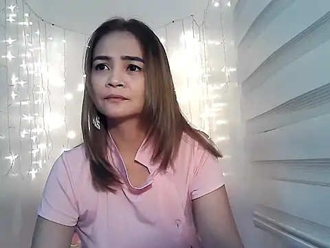 Snapshot of Kisses-13 chatting on 6, 1, 2025 Kisses-13 online show from 6, 1, 2025