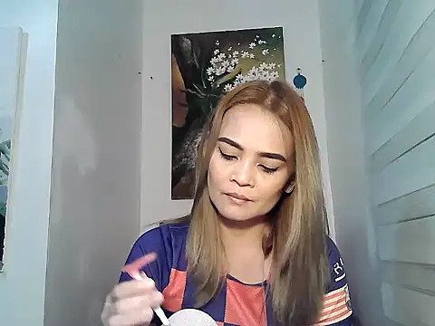 Snapshot of Kisses-13 chatting on 24, 2, 2025 Kisses-13 online show from 24, 2, 2025