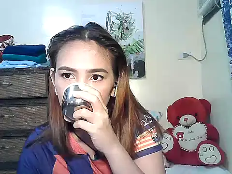 Snapshot of Kisses-13 chatting on 18, 11, 2025 Kisses-13 online show from 18, 11, 2025