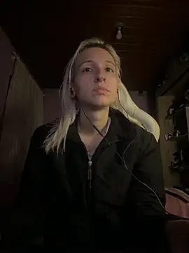 bunnydark00 online show from 12, 9, 2025