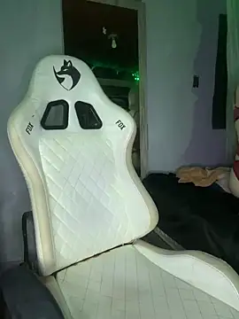 bunnydark00 online show from 14, 4, 2026