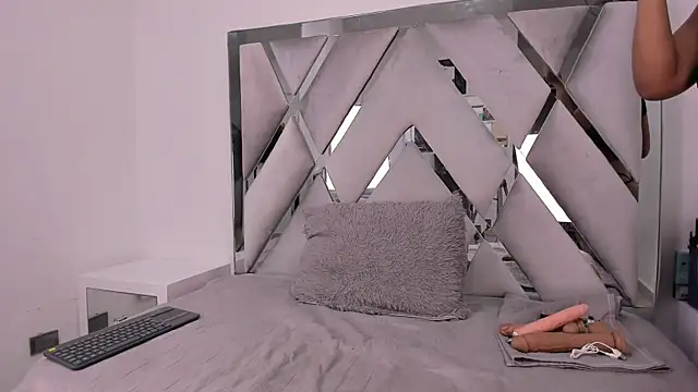 Snapshot of Naughty__Mom chatting on 4, 2, 2025 Naughty Mom online show from 4, 2, 2025