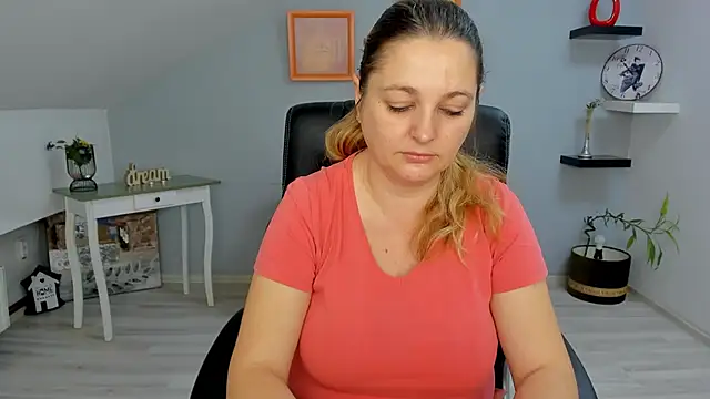 Snapshot of LollaGirl chatting on 22, 1, 2025 LollaGirl online show from 22, 1, 2025