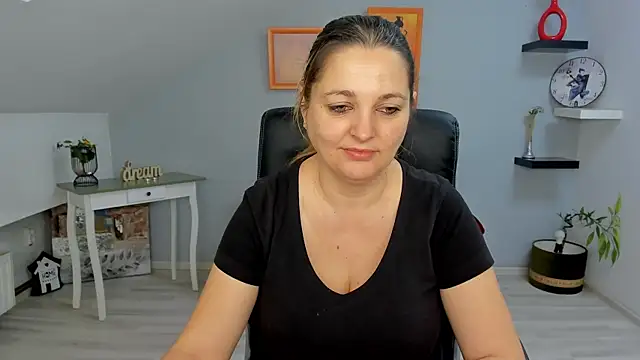 Snapshot of LollaGirl chatting on 29, 1, 2025 LollaGirl online show from 29, 1, 2025