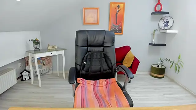 Snapshot of LollaGirl chatting on 12, 2, 2025 LollaGirl online show from 12, 2, 2025