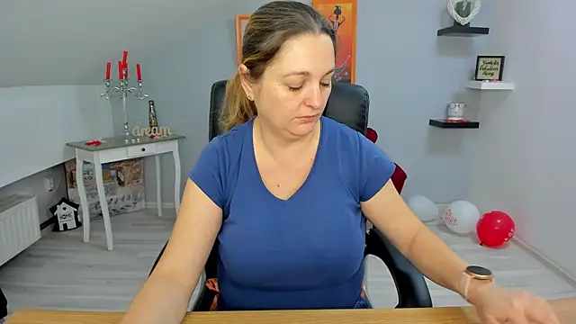 Snapshot of LollaGirl chatting on 24, 2, 2025 LollaGirl online show from 24, 2, 2025