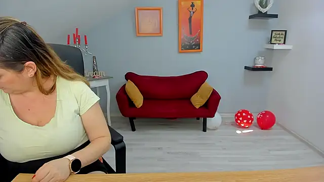 Snapshot of LollaGirl chatting on 26, 2, 2025 LollaGirl online show from 26, 2, 2025