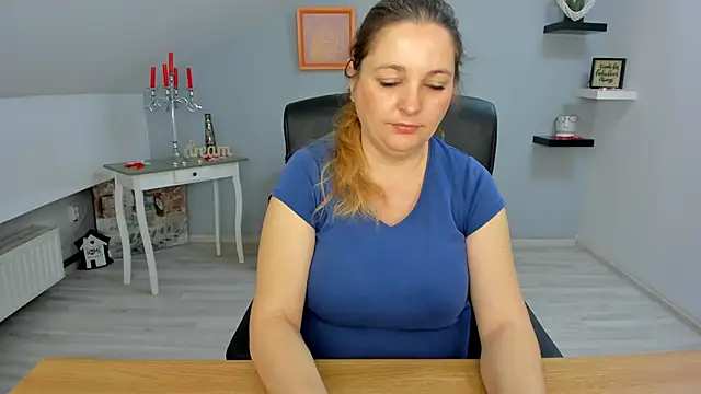 Snapshot of LollaGirl chatting on 6, 3, 2025 LollaGirl online show from 6, 3, 2025