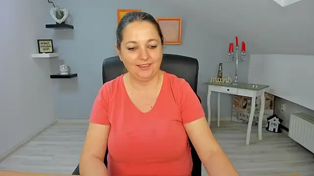 Snapshot of LollaGirl chatting on 11, 3, 2025 LollaGirl online show from 11, 3, 2025