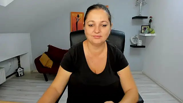 Snapshot of LollaGirl chatting on 24, 9, 2025 LollaGirl online show from 24, 9, 2025