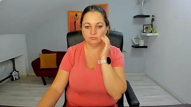 Snapshot of LollaGirl chatting on 14, 10, 2025 LollaGirl online show from 14, 10, 2025