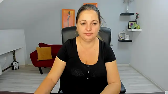 Snapshot of LollaGirl chatting on 15, 10, 2025 LollaGirl online show from 15, 10, 2025