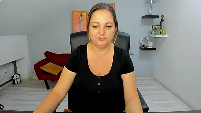 Snapshot of LollaGirl chatting on 17, 10, 2025 LollaGirl online show from 17, 10, 2025