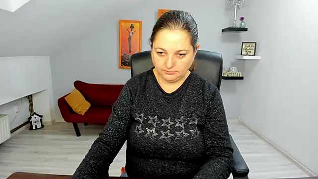 Snapshot of LollaGirl chatting on 19, 11, 2025 LollaGirl online show from 19, 11, 2025