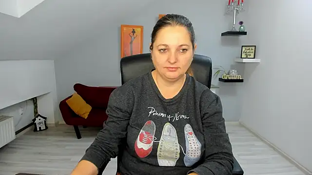 Snapshot of LollaGirl chatting on 29, 11, 2025 LollaGirl online show from 29, 11, 2025