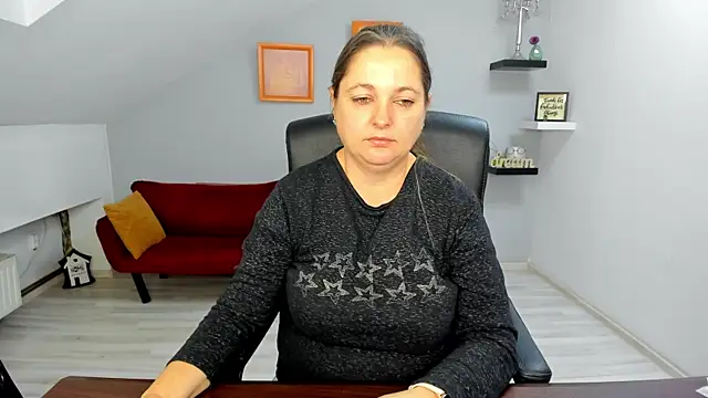 Snapshot of LollaGirl chatting on 15, 12, 2025 LollaGirl online show from 15, 12, 2025