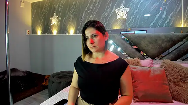 SarahDeyvis online show from 9, 2, 2026