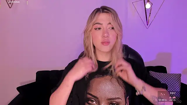 EveBensonX online show from 30, 10, 2025