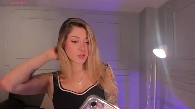 EveBensonX online show from 9, 3, 2026