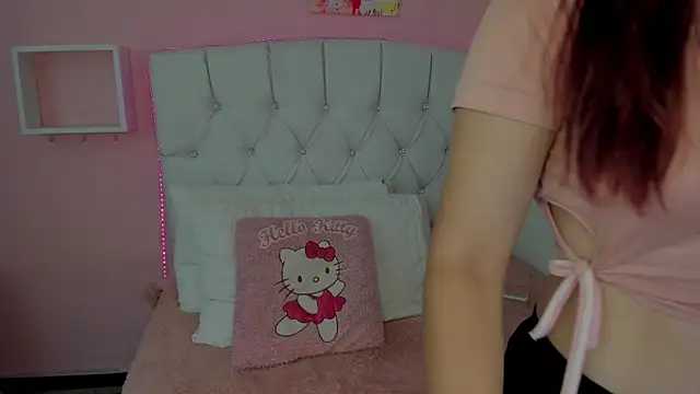 Snapshot of 18candys chatting on 27, 12, 2024 18candys online show from 27, 12, 2024
