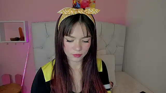 Snapshot of 18candys chatting on 30, 1, 2025 18candys online show from 30, 1, 2025