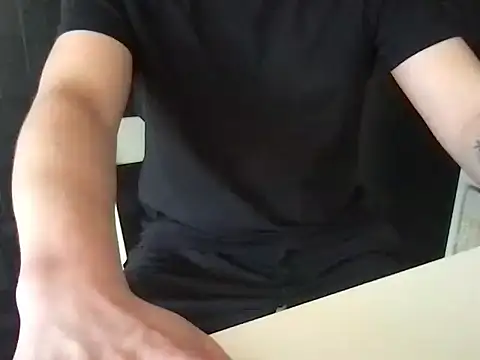 Hottie-James01 online show from 1, 3, 2026