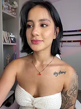 Snapshot of Ale_Lewis chatting on 13, 12, 2024 Ale Lewis online show from 13, 12, 2024